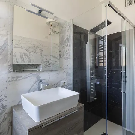 Hostly-The Happya Lodge-By San Giovanni Laterano Roma Esterno foto
