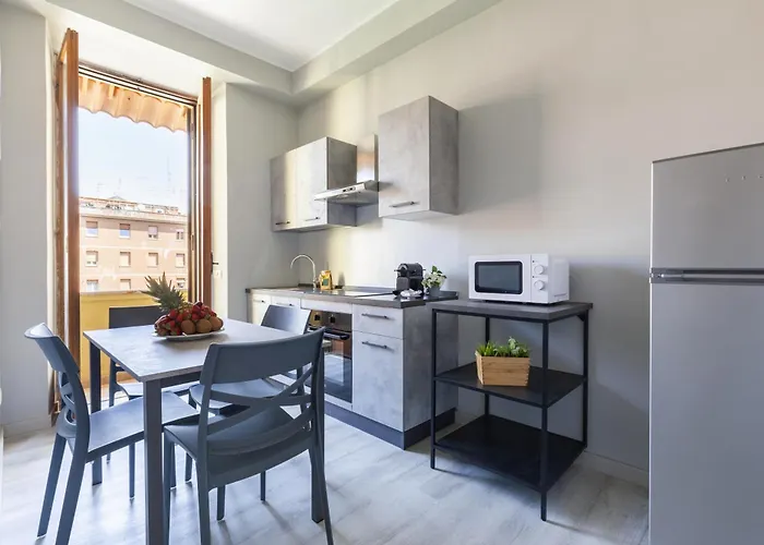Hostly-The Happya Lodge-By San Giovanni Laterano